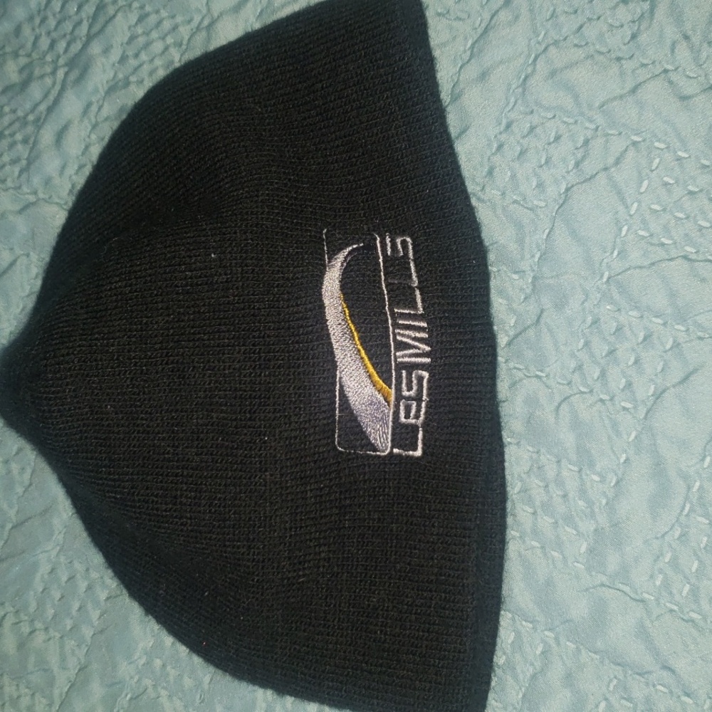 LES MILLS beanie